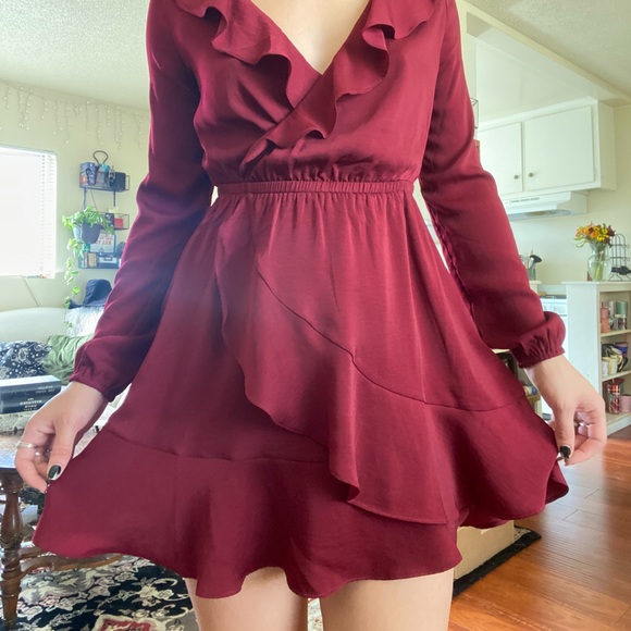 EXPRESS silk burgundy wrap dress. Size xs/small elastic waist band - Picture 5 of 6